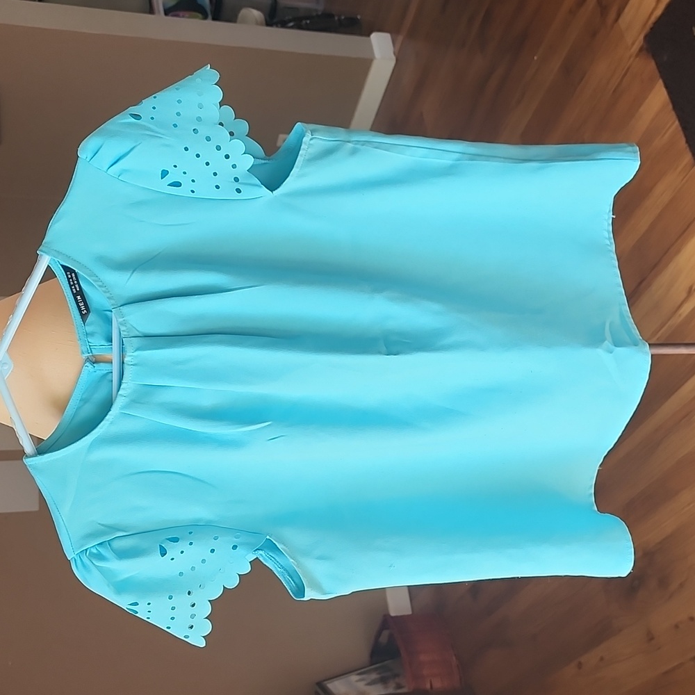 Scallop Trim Laser Cut Sleeve Pleated Detail Top